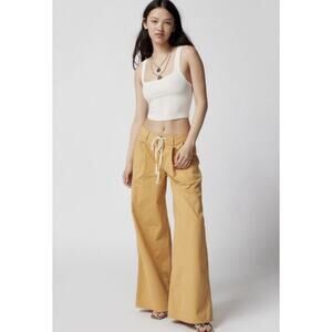 Urban Outfitters UO Laura Pleated Trouser Pants Women’s 8 Yellow Slouchy Baggy
